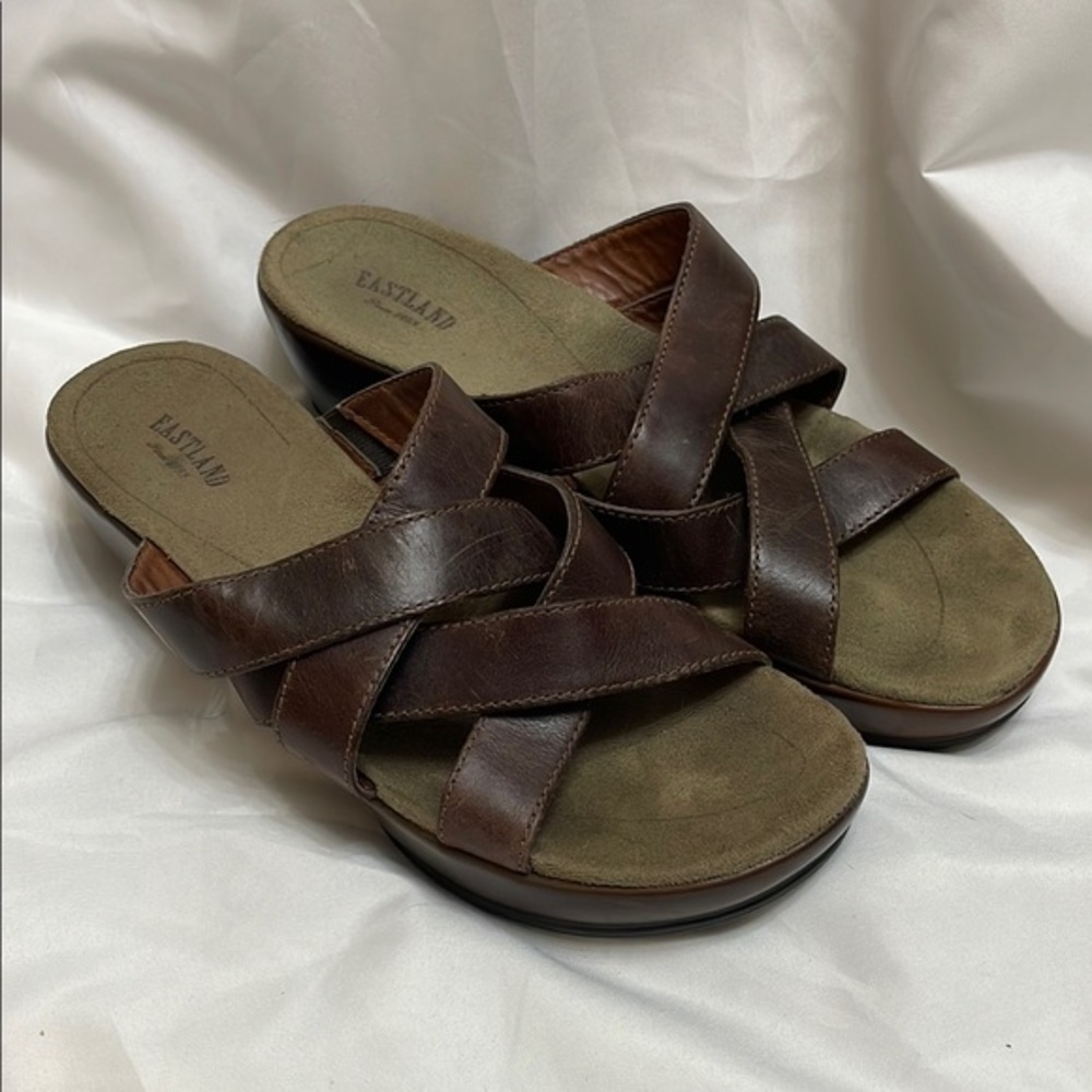 Eastland Wedges Brown Leather Crisscross Sandals with Gripping Bottom Soles, 9